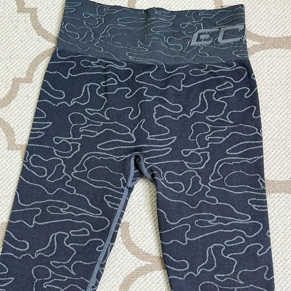 Echt Arise Camo Leggings, size medium - Picture 13 of 14